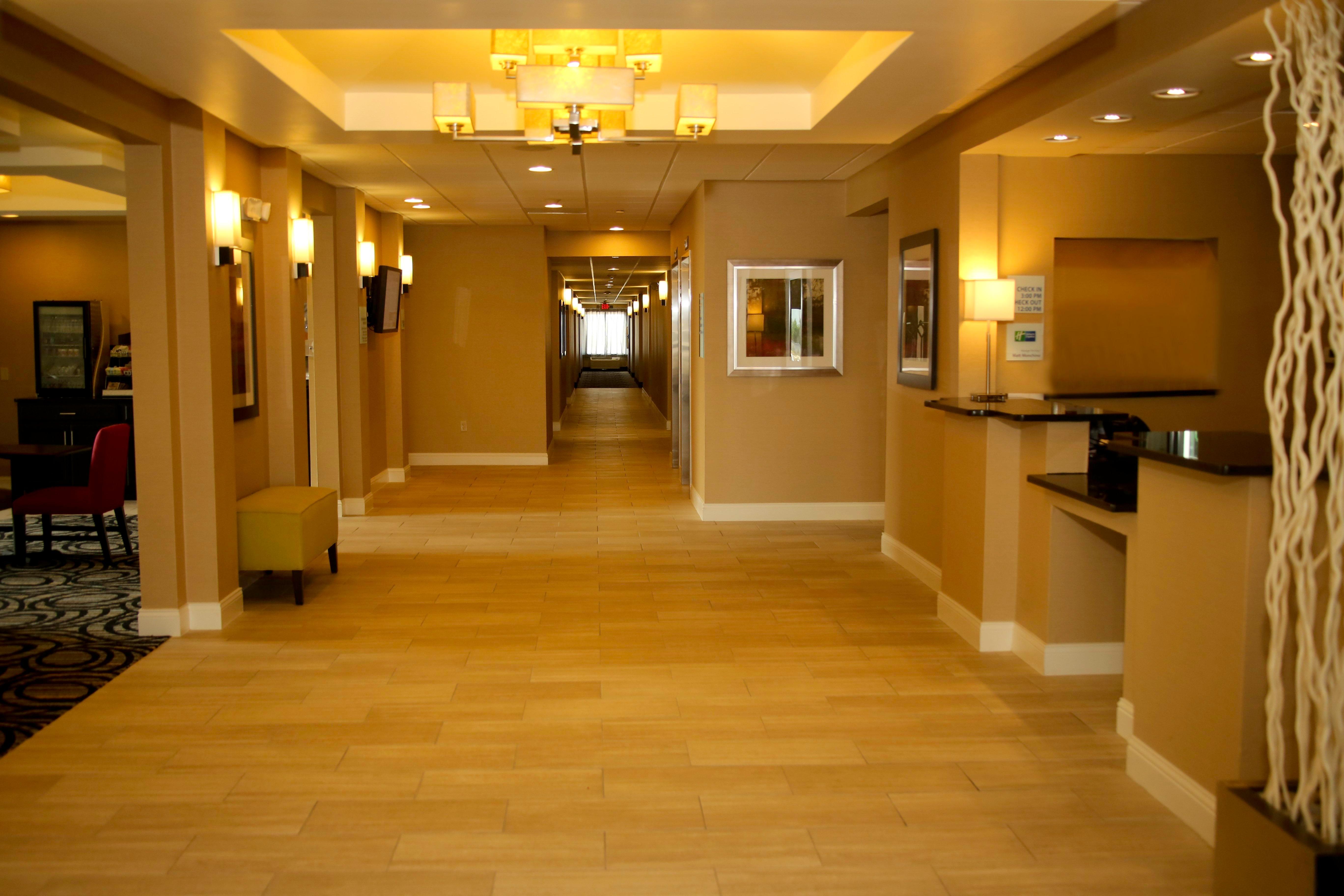 Holiday Inn Express & Suites Marion Northeast By Ihg Eksteriør bilde