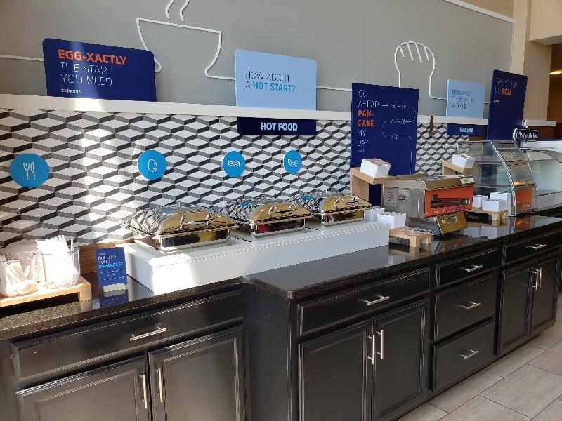 Holiday Inn Express & Suites Marion Northeast By Ihg Eksteriør bilde